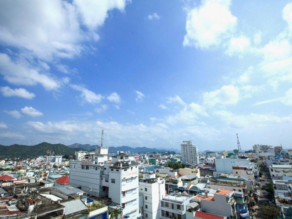 Den Long Do Hotel Nha Trang Exteriör bild