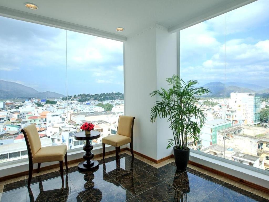 Den Long Do Hotel Nha Trang Exteriör bild