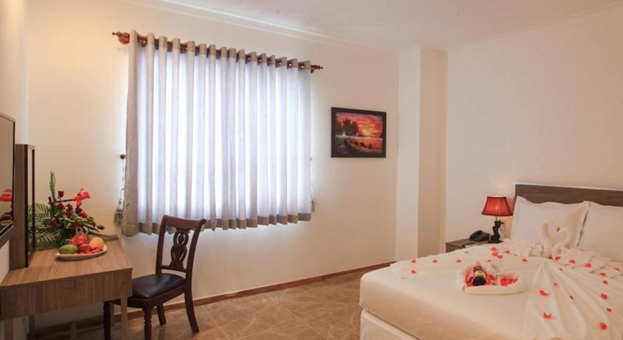 Den Long Do Hotel Nha Trang Exteriör bild