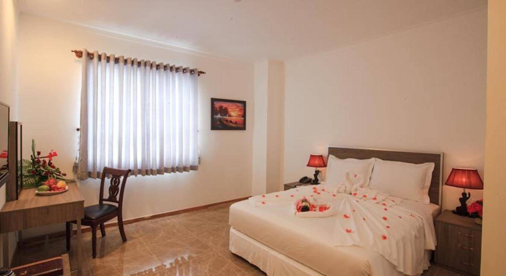 Den Long Do Hotel Nha Trang Exteriör bild